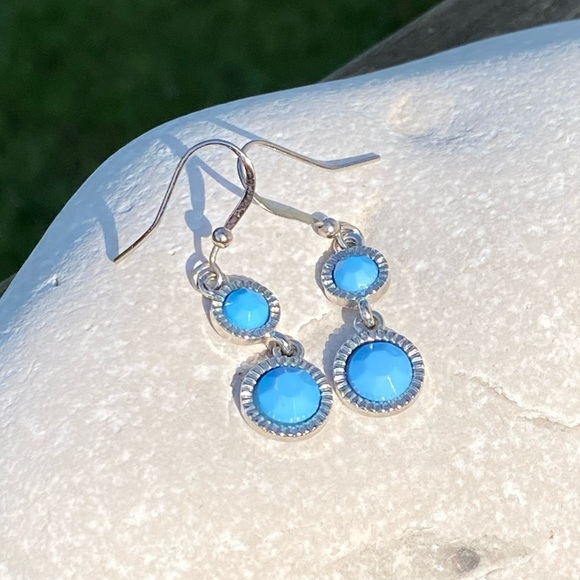 Baby Blue dainty double drop earrings silver tone fashion earrings - Picture 7 of 8